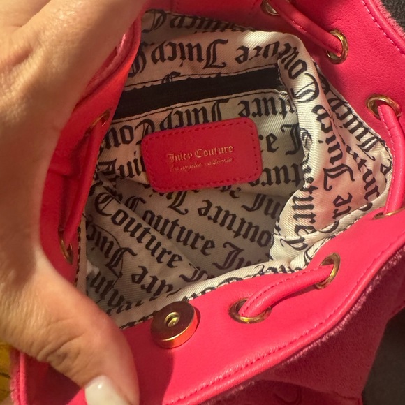 Juicy Couture Pink Shoulder Bag with gold accents - Picture 4 of 5